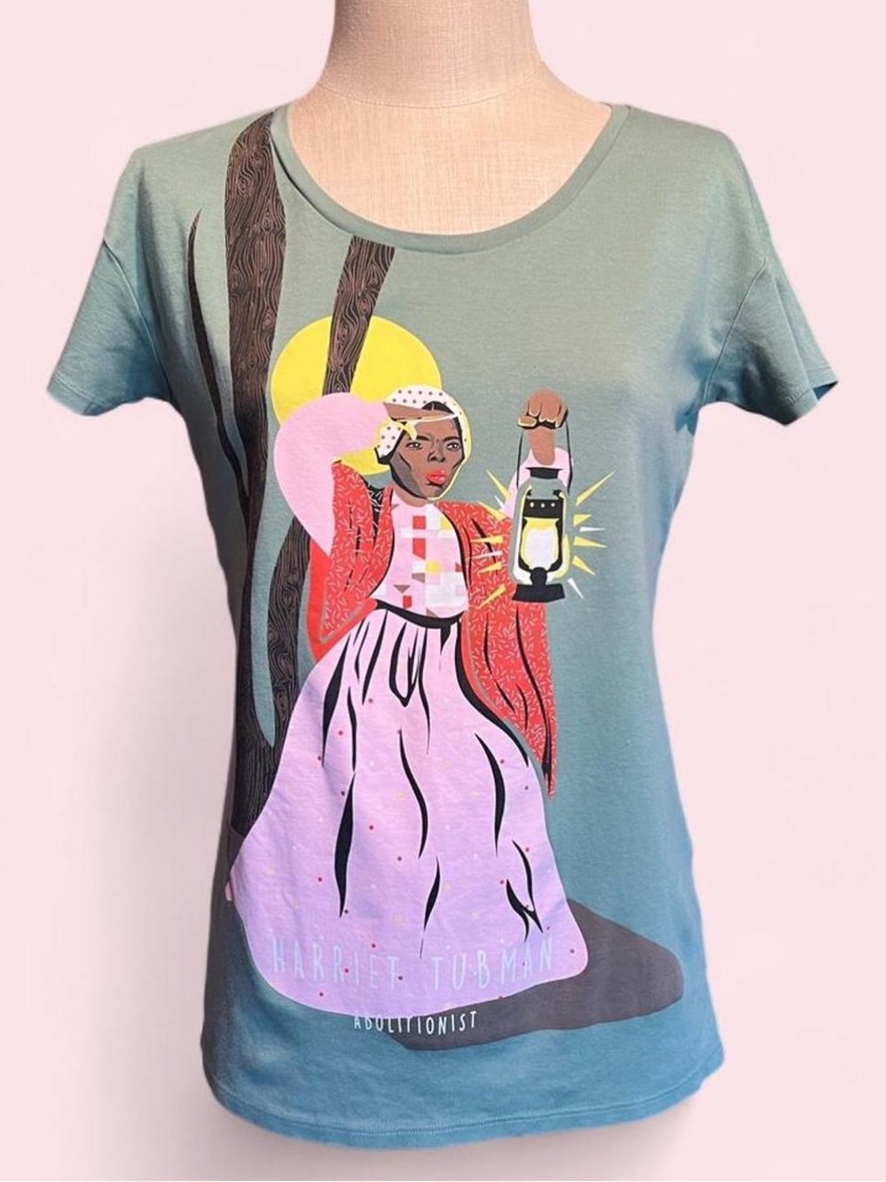 🖤Piccolina Harriet Tubman Graphic Tee - Sage Green w Pink Illustration